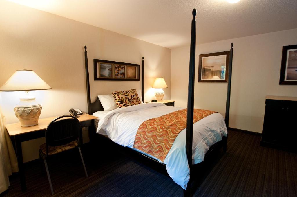 Pacific Shores & 4* Parksville